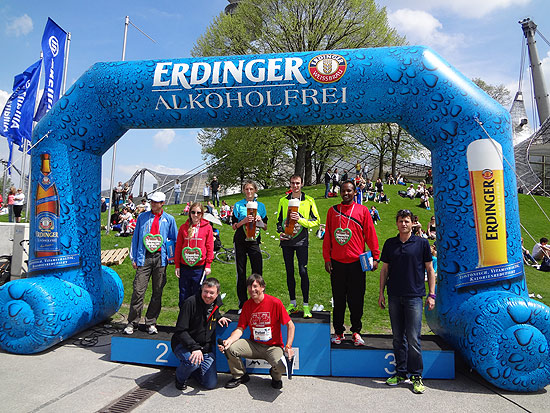 Siegerehrung Halbmarathon München 2013 (©Foto: Martin Schmitz)